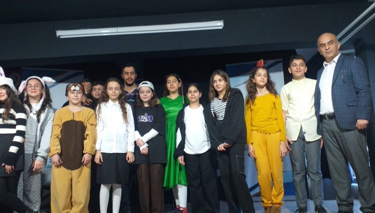 Filistin halkına destek tiyatrosu
