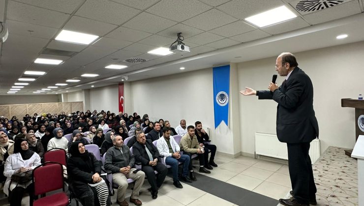 “Geleceğin Gençliğinden Beklenenler” Konulu Seminer Düzenlendi.