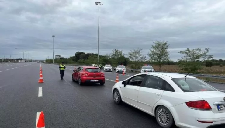 Bir ayda 897 araç ve 242 sürücü trafikten men edildi