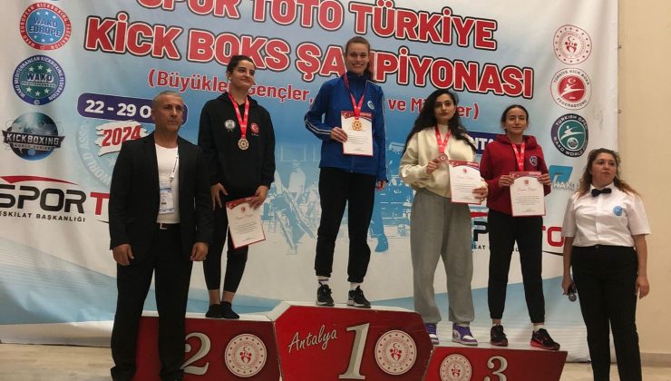 Kick bokscular Antalya’da rüzgâr olup esti