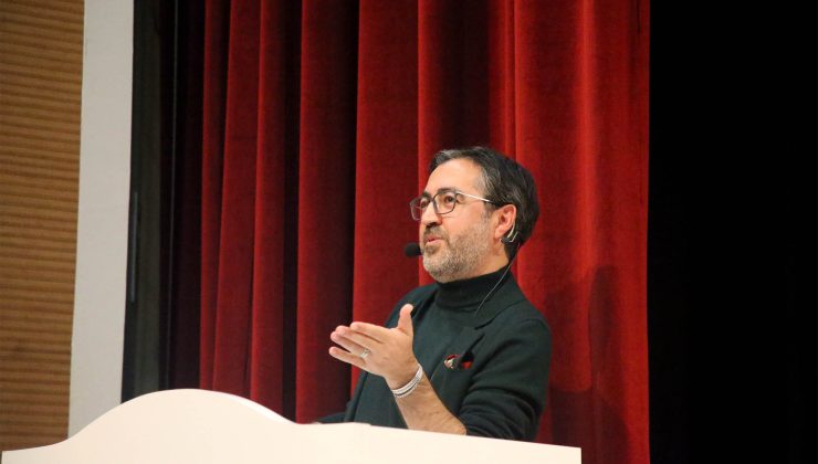 Ünlü isimden anne-babalara çok önemli tavsiyeler