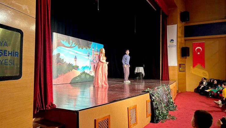 ‘Taht Oyunları’ kahkahaya boğdu