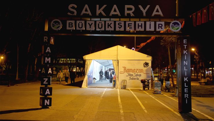 11 ayın sultanı Kitap Sokağı’nda karşılandı
