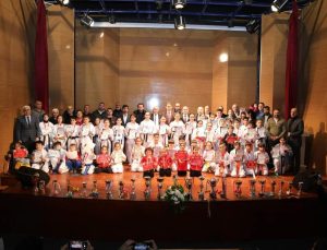 Arifiye Ayyıldız Spor Kulübünün Kuşak terfi ve  Sertifika töreni gerçekleşti