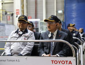 Vali Yaşar KARADENİZ,Toyota fabrikasını ziyaret etti
