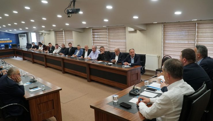 AK Parti Sakarya İlçe Başkanları, İstişare  Toplantısı’nda bir araya geldi.