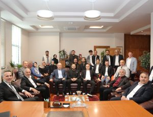 Başkan Karakullukçu,Ak Parti İl Yönetimini Belediyede ağırladı