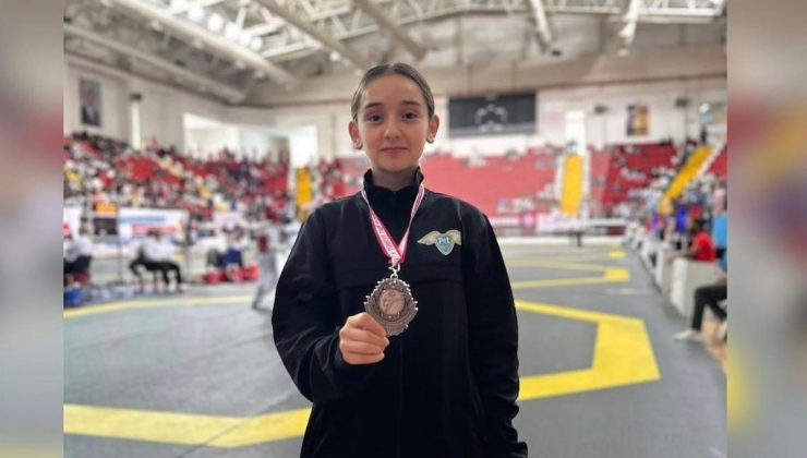 Büyükşehir sporcusundan üst üste 7’nci şampiyonluk
