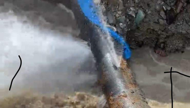 Kumbaşı Mahallesinde Ana Boru Patladı