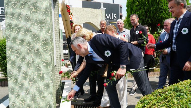 Srebrenitsa katliamında yaşamını yitirenler törenle yâd edildi.