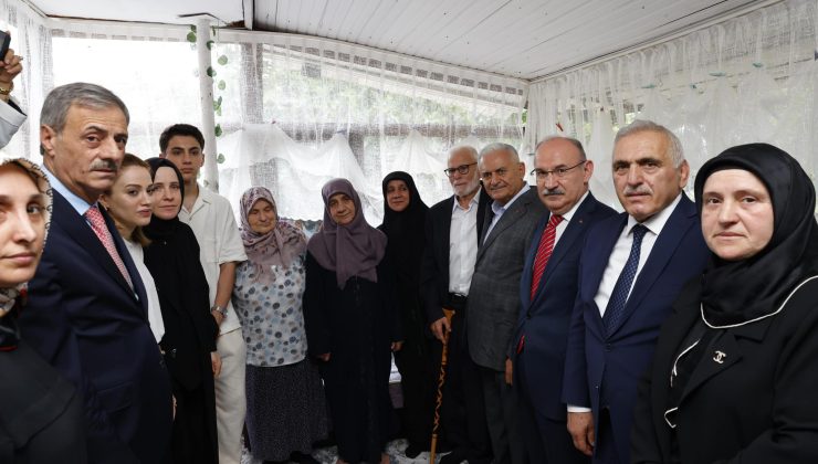 Eski Başbakan Binali YILDIRIM,Şehidimiz Serdar GÖKBAYRAK’ın ailesini ziyaret etti.