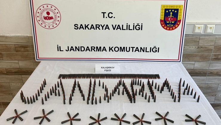 Sakarya’da Jandarma ekiplerinin uyuşturucu ve kaçakçılık ile mücadele operasyonları sürüyor.