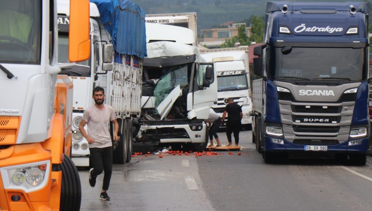 Tır içerisinde sıkışan anne ile çocuğunu itfaiye kurtardı