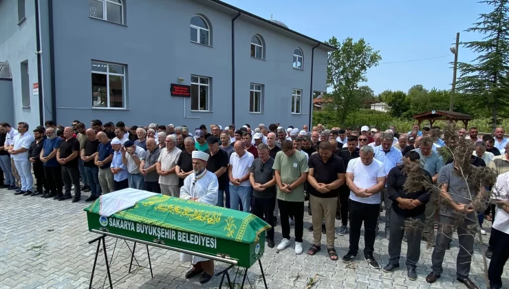 Gazeteci Nurettin Eryılmaz’ın annesi son yolculuğuna uğurlandı