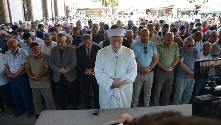 İsmail Haniye için gıyabi cenaze namazı kılındı