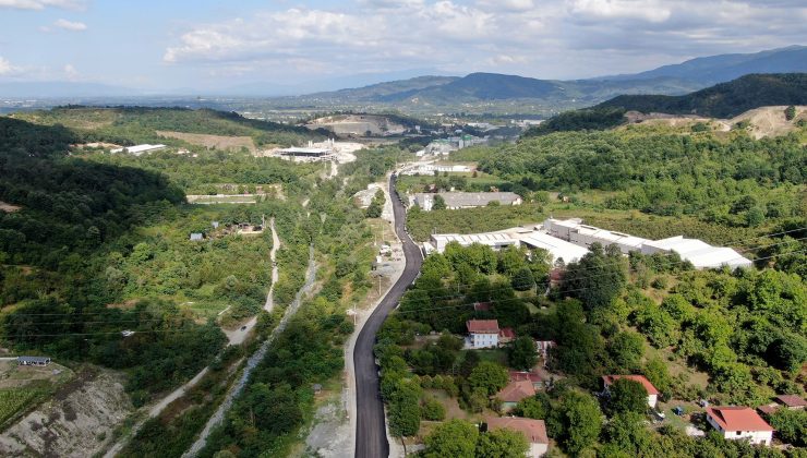 Akçay Mahallesinden Büyükşehir’e asfalt teşekkürü
