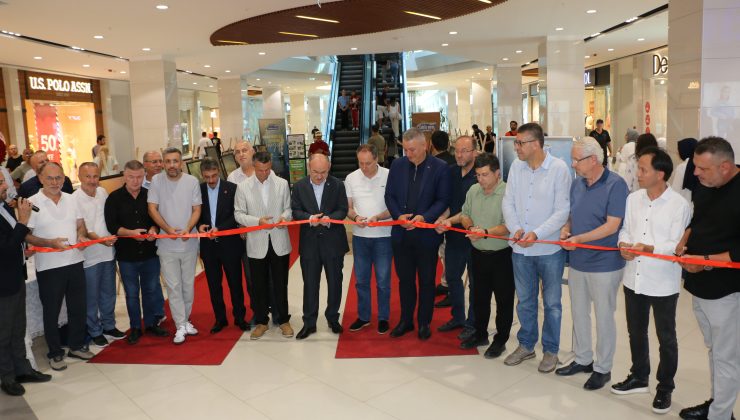 Hasan Coşkun’un “Sapanca Gölü Sualtı Fotoğrafları” sergisi Agora AVM’de açıldı