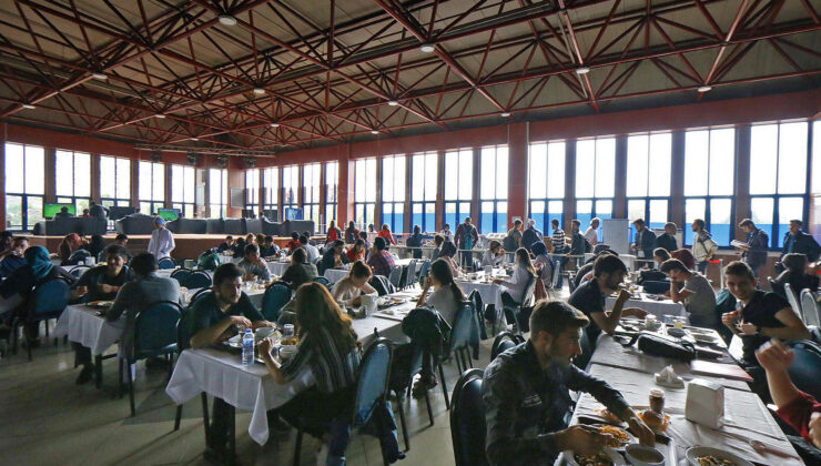 Sakarya Üniversitesi’nde öğrenci yemeklerine  zam!