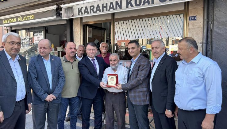Arifiye’de Yılın Ahisi ve Örnek Esnafı Ekrem KARAHAN seçildi