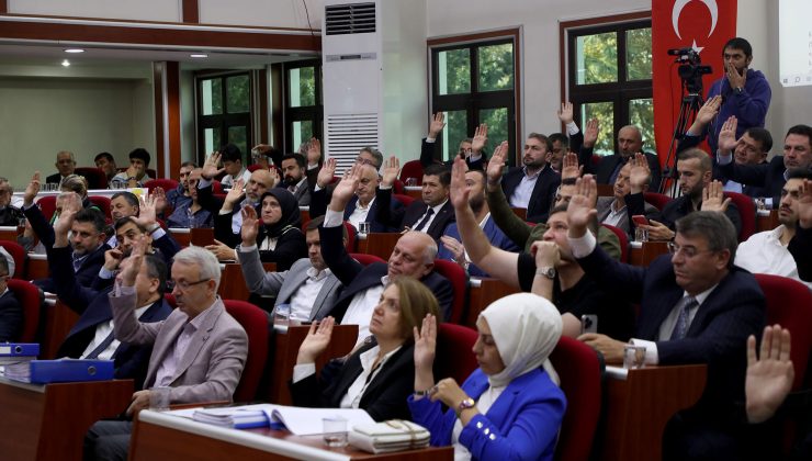 Büyükşehir meclisinde 46 maddelik gündem oylanacak.