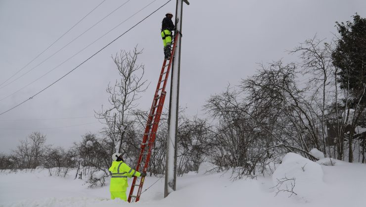 SEDAŞ’ın kesintisiz enerji için karla mücadelesi devam ediyor