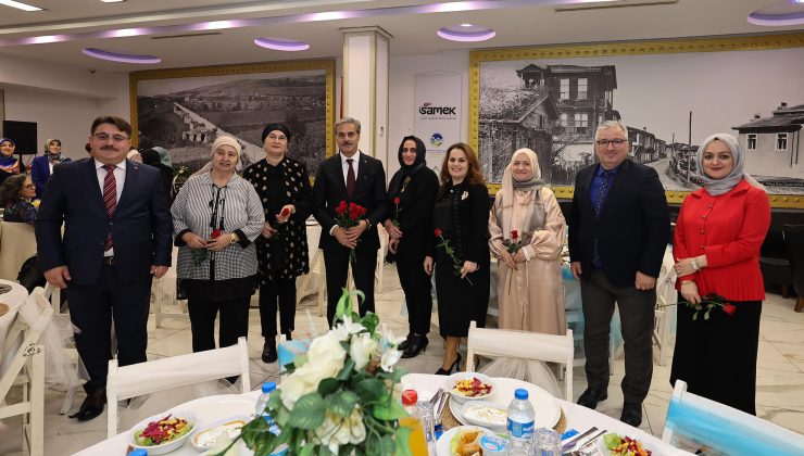“Siz medeniyetimizi geleceğe taşıyan yol göstericilersiniz”