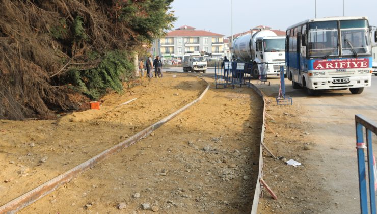 Arifiye Belediyesi, Beton Kaldırım Çalışmalarına Devam Ediyor…
