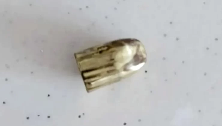 Nereden geldiği belli olmayan kurşun aileyi korkuttu!