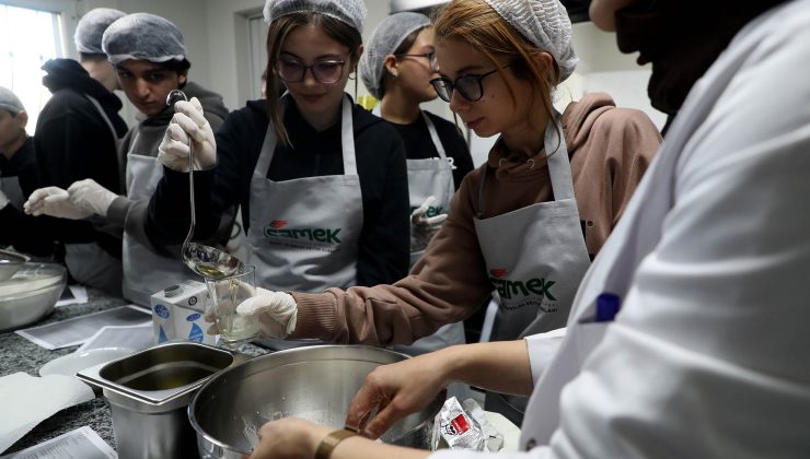 Gastronomide ilk adımı SAMEK Mutfak Atölyesi’nde attılar