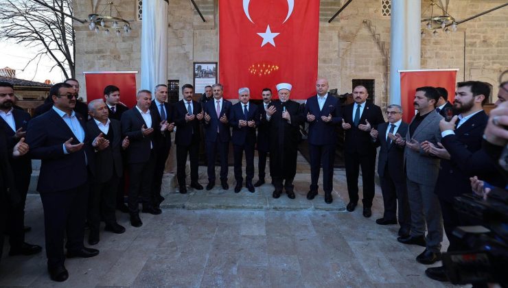 Tarihi Yunus Paşa Camii yeniden ibadete açıldı