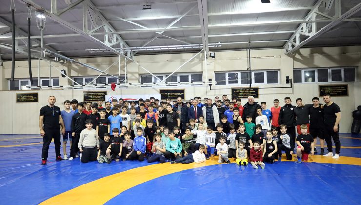 Güreşte Sakarya 16 sporcusuyla mindere iniyor