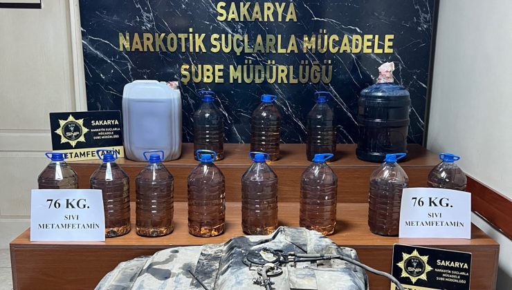 76 litre likit metamfetamin ele geçirildi.