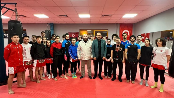 Büyükşehir’in kick boks ve taekwondocuları şampiyonada ter dökecek
