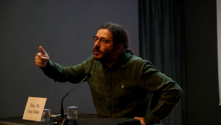 ‘Yapay Zekâ âşık olabilir mi?’ sorusuna cevap verdi