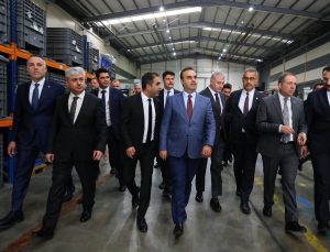 Bakan KACIR,İlçemizde Eska Valve Fabrikasında incelemelerde bulundu