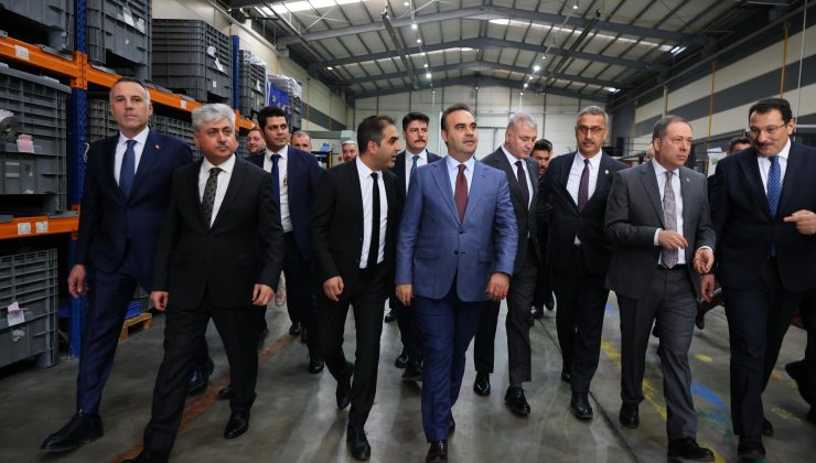 Bakan KACIR,İlçemizde Eska Valve Fabrikasında incelemelerde bulundu