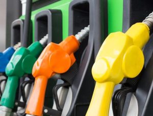 Benzin fiyatına  zam bekleniyor.