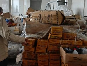 Arifiye’de son kullanma tarihi tarihi geçmiş gıda ürünleri tespit ettiler.