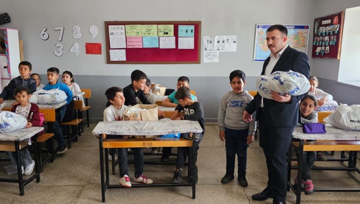 Diyarbakır’daki kardeşlerine bayram hediyesi gönderdiler.