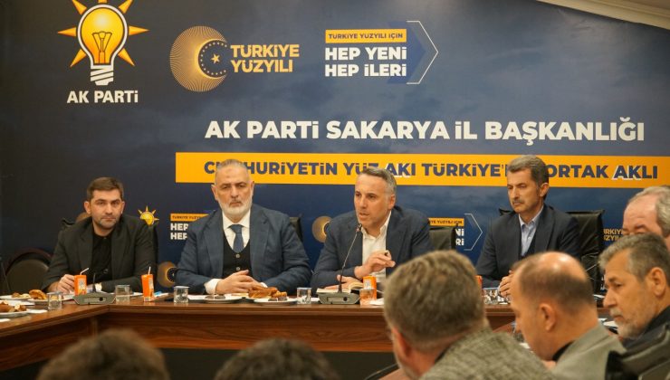 AK Parti Sakarya İlçe Başkanları, İstişare Toplantısı’nda bir araya geldi.