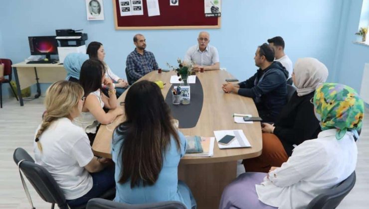 Cumhuriyet İlkokulu ve Ortaokulunu Ziyaret Etti