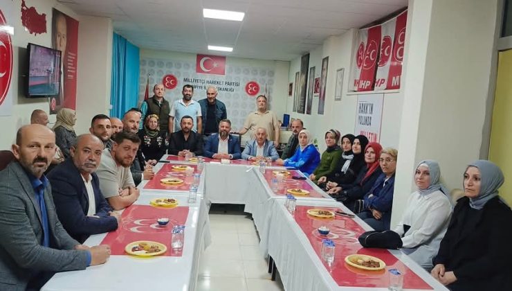 MHP Arifiye İlçe Teşkilatını ziyaret ettiler.