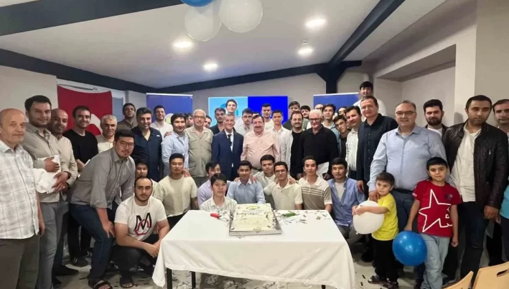 Ali Rıza Yerebakan Erkek Öğrenci Yurdu ilk mezunlarını verdi