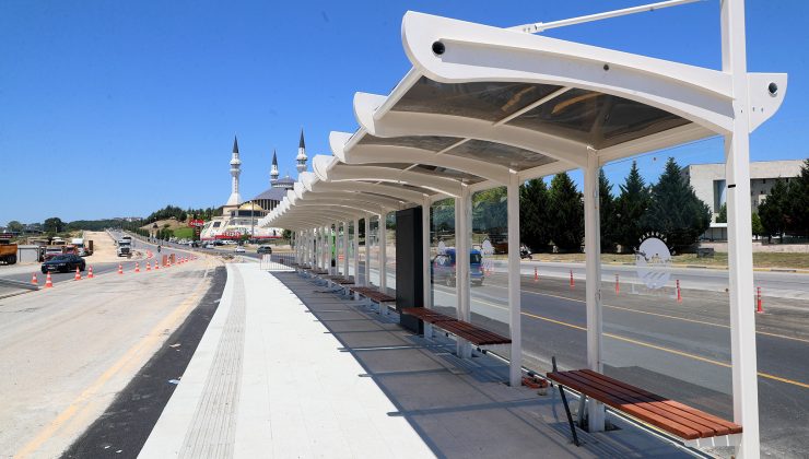 Metrobüs hattında akıllı durakların montajı başladı
