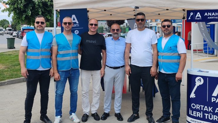 Anahtar Parti Arifiye’den üye kaydı standı