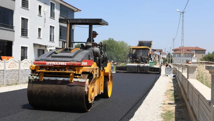 Arifiye Belediyesi Asfalt Çalışmalarını Sürdürüyor