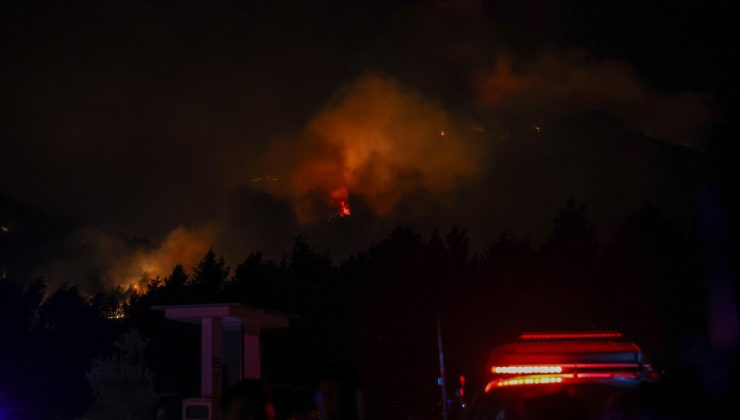  Yangını kontrol altına alma çalışmaları sürüyor.