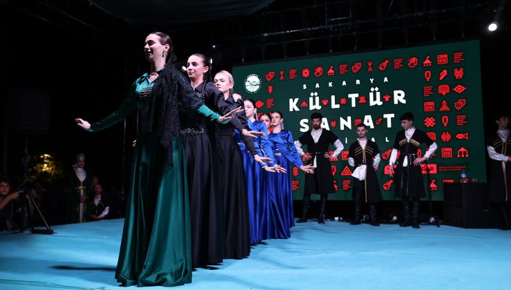 Sakarya’da Kafkas ve İç Anadolu’nun zengin kültürüyle şölen gibi akşam