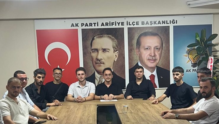 AK Parti Arifiye İlçe Gençlik Kolları  İlk Toplantısını Gerçekleştirdi