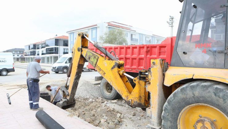 Arifiye Belediyesi Yağmur Suyu Altyapı Çalışmalarını Sürdürüyor